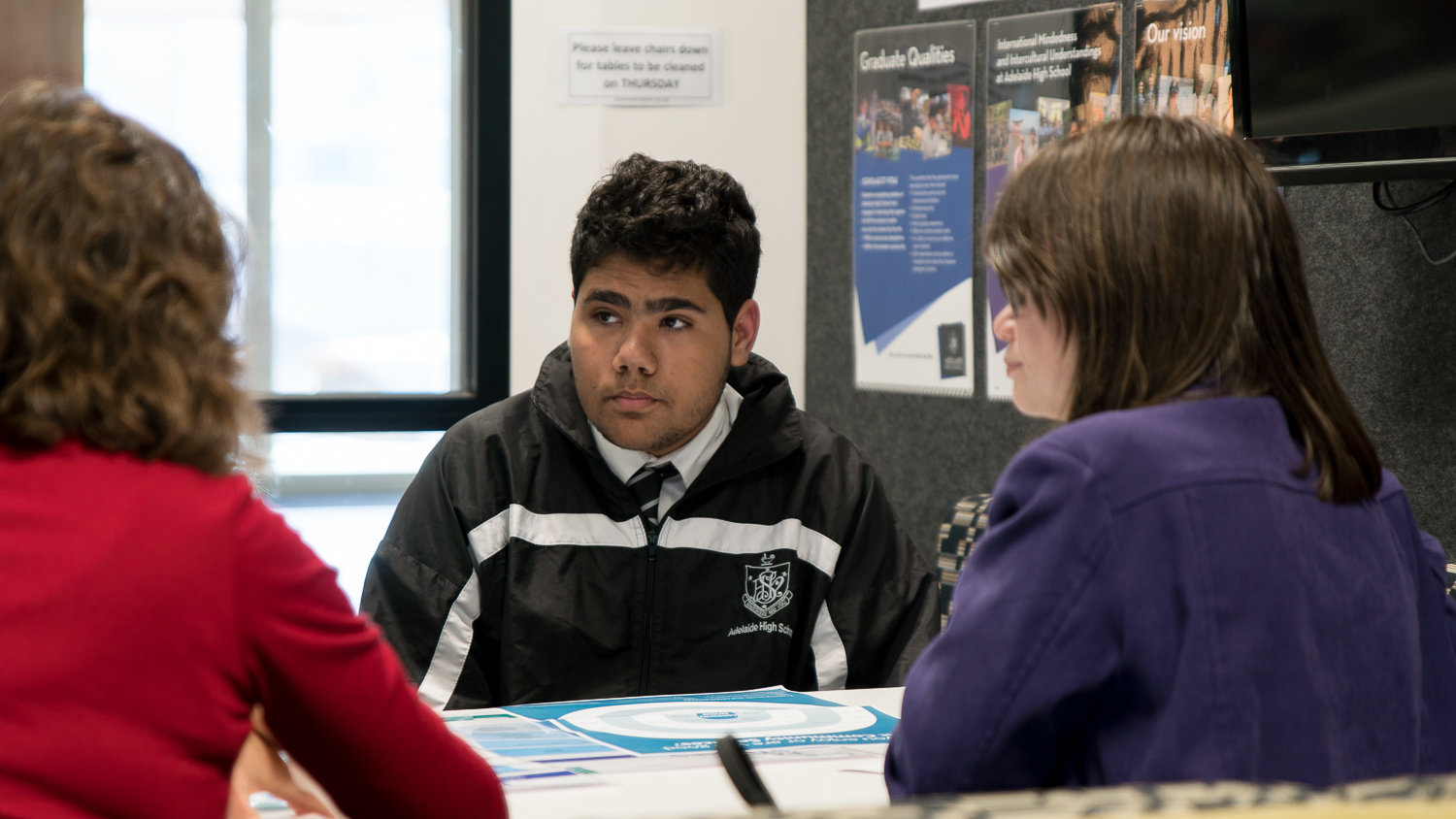 Leanne mentoring student